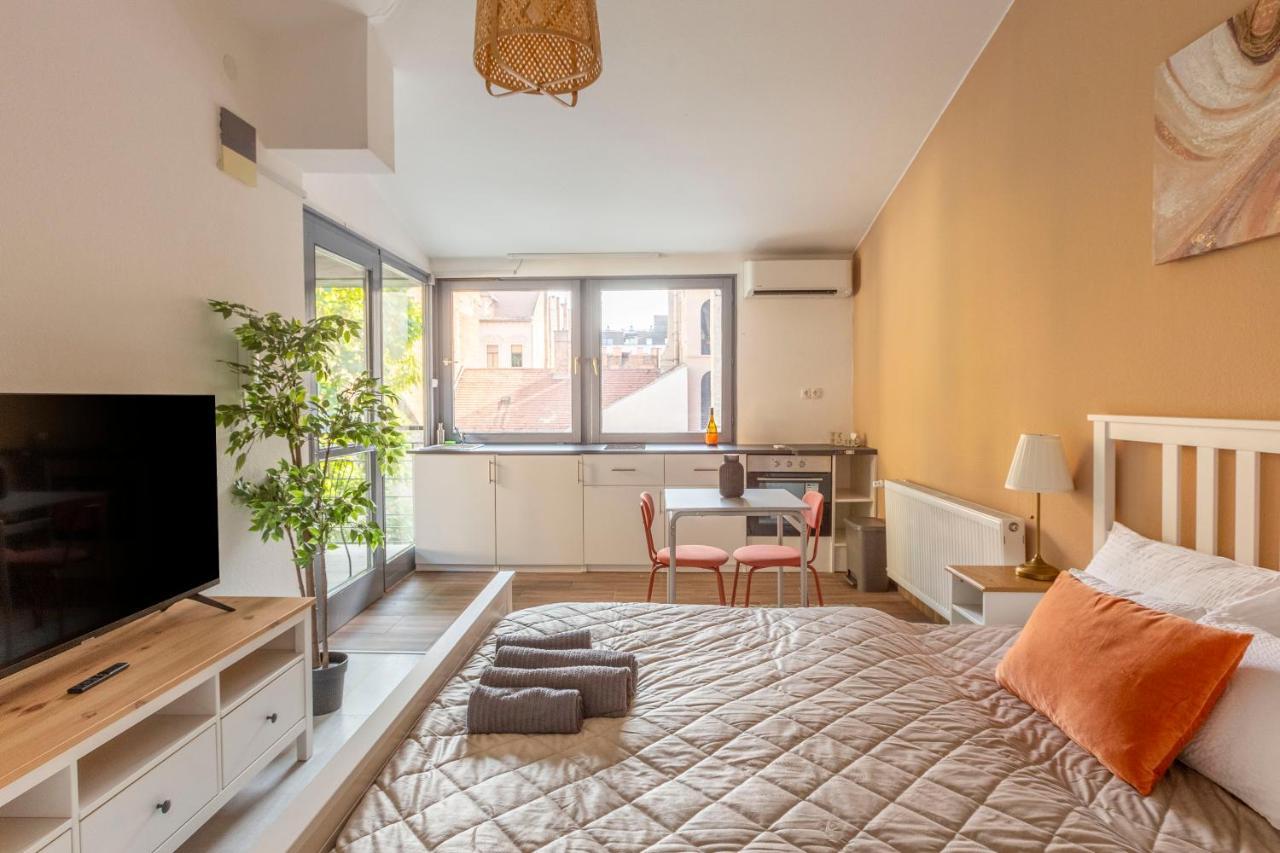 Rustic Central Studios By Lh Budapest Exterior photo